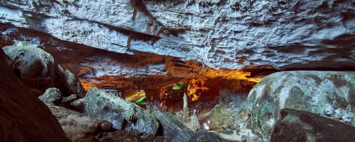 Sung Sot or Thien Cung Cave